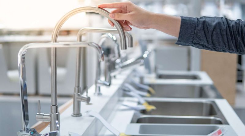How to Choose the Best Faucet for Your Kitchen or Bathroom